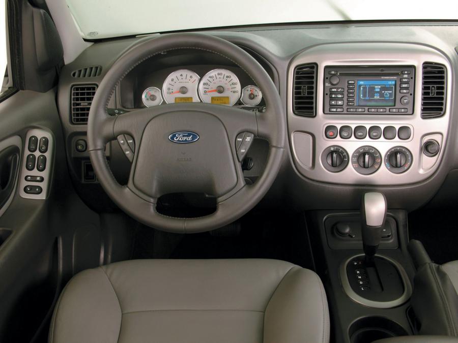 Торпедо Ford Escape Hybrid 2004 года  (фото 21 из 37)
